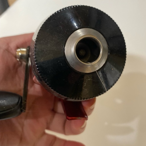 Zebco 202KR-GWE4 Red/Black Slingshot Spincasting Fishing Reel VGC new - Picture 4 of 4